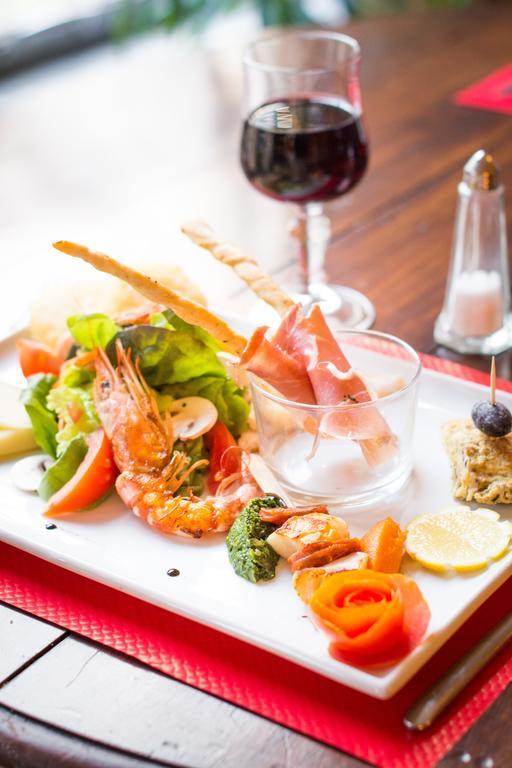 Hotel Restaurant Le Central Шаторенар Екстер'єр фото