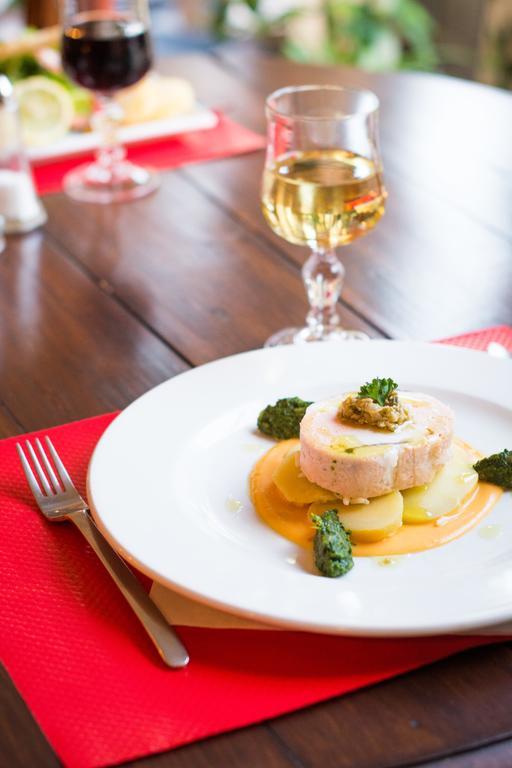 Hotel Restaurant Le Central Шаторенар Екстер'єр фото